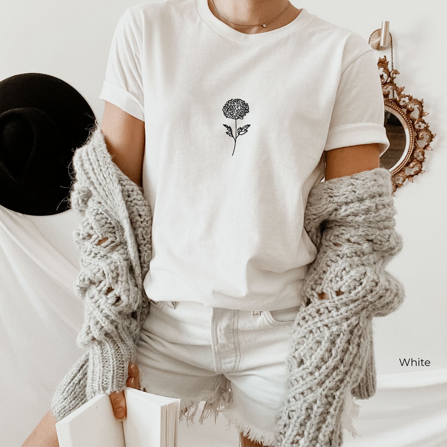 Custom Birth Month Birth Flower Shirt, Gift for Her, Birthday Gift, Personalized Birth Month Gift, Gift Ideas, Minimal Flower Tee, C5731