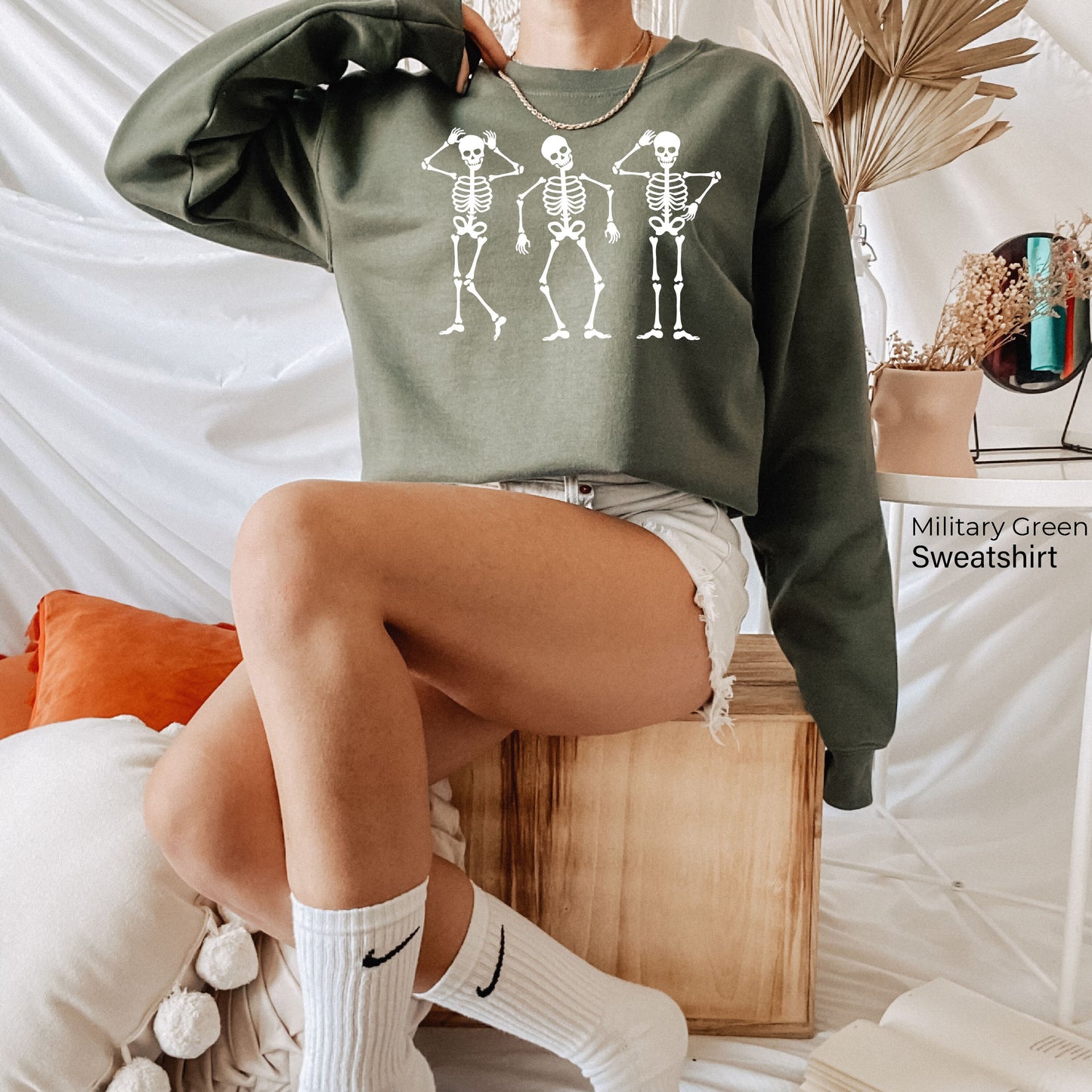 Halloween Party Dancing Skeleton Shirt,Skeletons  Halloween Shirt,Oversized Sweatshirt,Comfortable Tee,Halloween Tee C6117