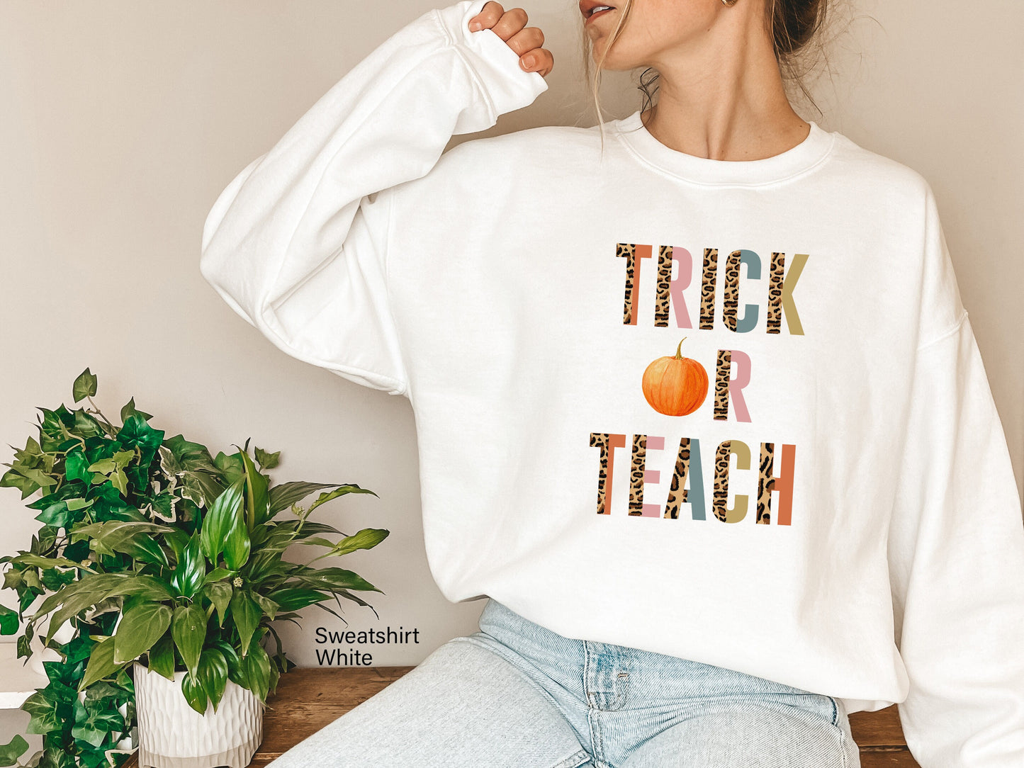 Trick Or Teach Halloween Sweatshirt for Teachers,Teacher Halloween Costume,Sweatshirt for School Classroom Fall Autumn Party,C6150